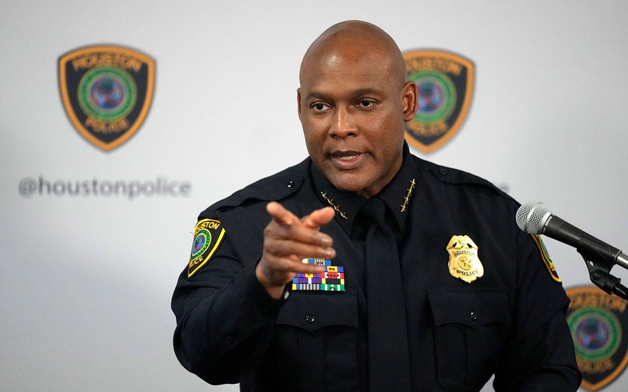 Houston police chief apologizes, vows improvement after 264K cases dropped due to staff shortage