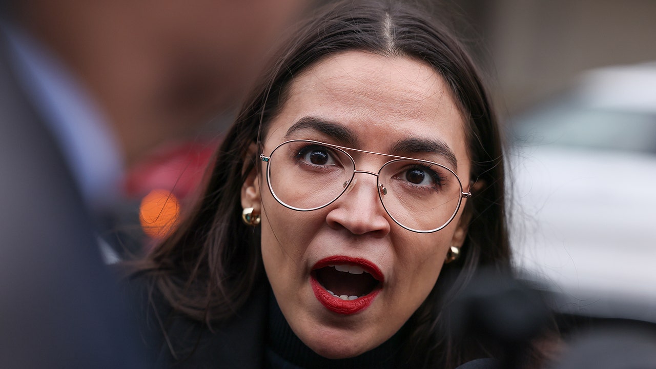 Read more about the article Alexandria Ocasio-Cortez once defended protesters accosting people in public