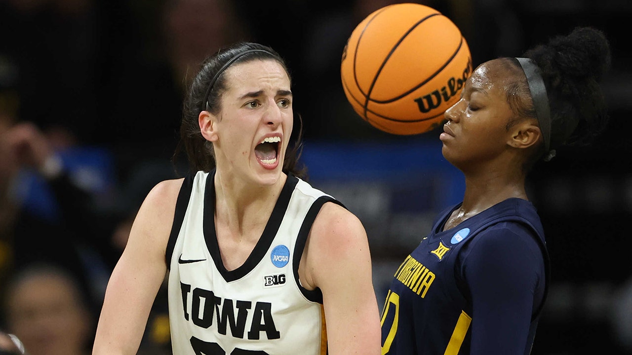 Read more about the article Iowa holds off West Virginia as Hawkeyes advance to Sweet 16, Caitlin Clark drops 32 points