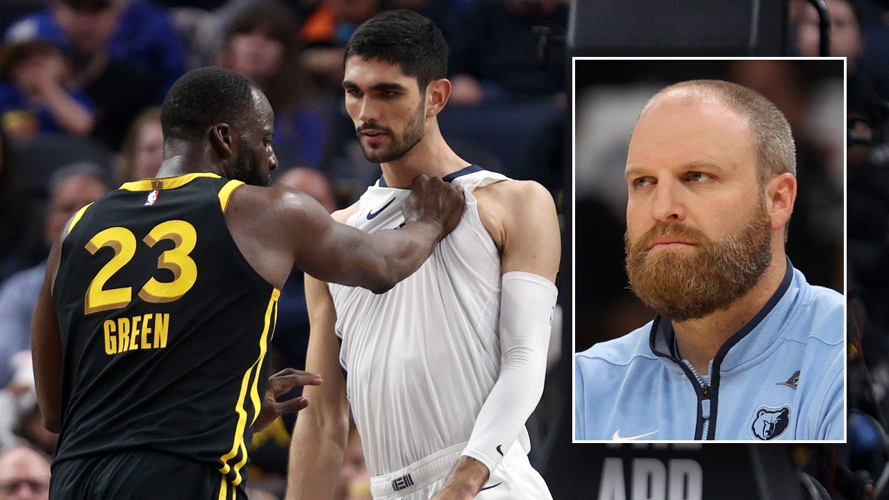 Read more about the article Grizzlies-Warriors scuffle involving Draymond Green sends coach Taylor Jenkins stumbling to the ground