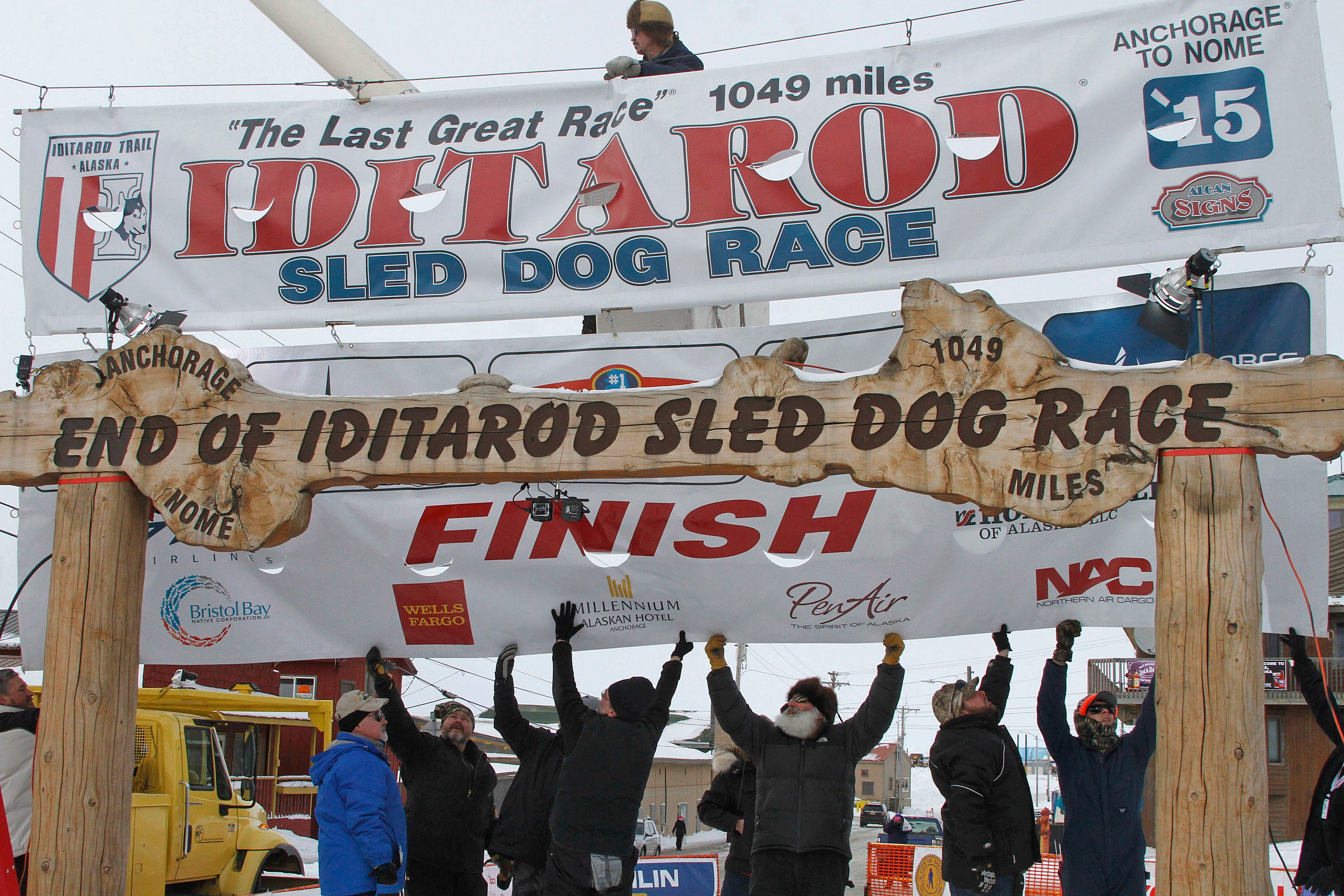 PETA calls for end of Alaska's Iditarod race following death of 2 dogs