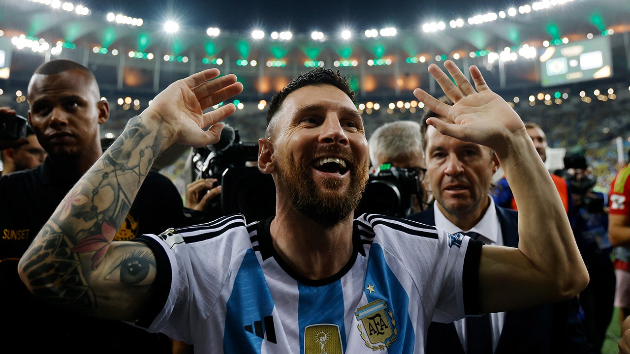 Read more about the article Lionel Messi in talks with Argentina over 2024 Summer Olympics