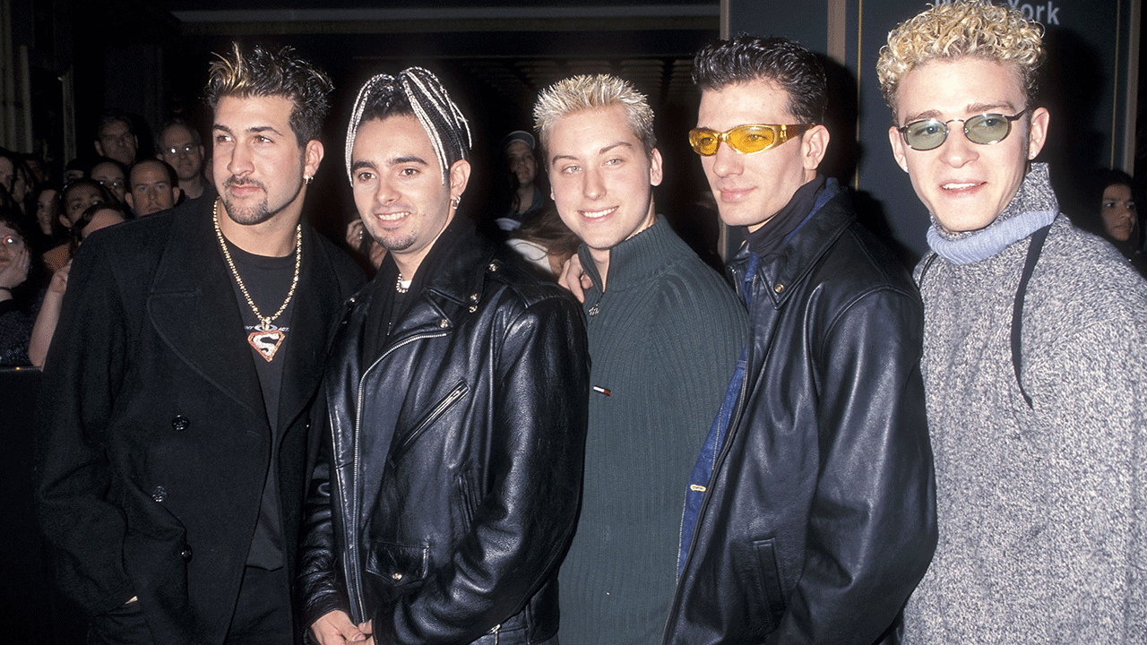   Joey Fatone, Chris Kirkpatrick, Lance Bass, JC Chasez e Justin Timberlake do NSYNC em 1998