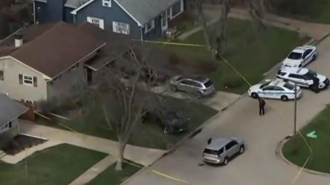 Illinois stabbing spree leaves 4 dead, suspect in custody