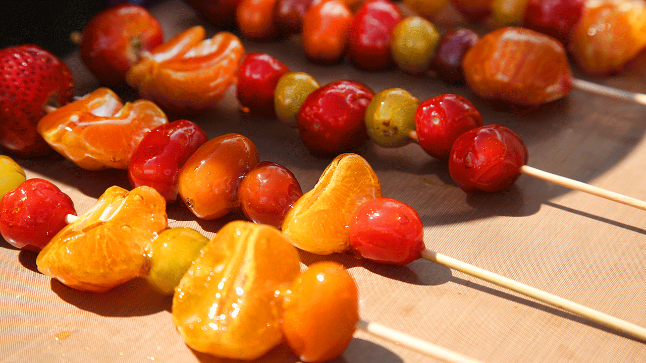How to make tanghulu: Expert offers tips on making the viral candied fruit
