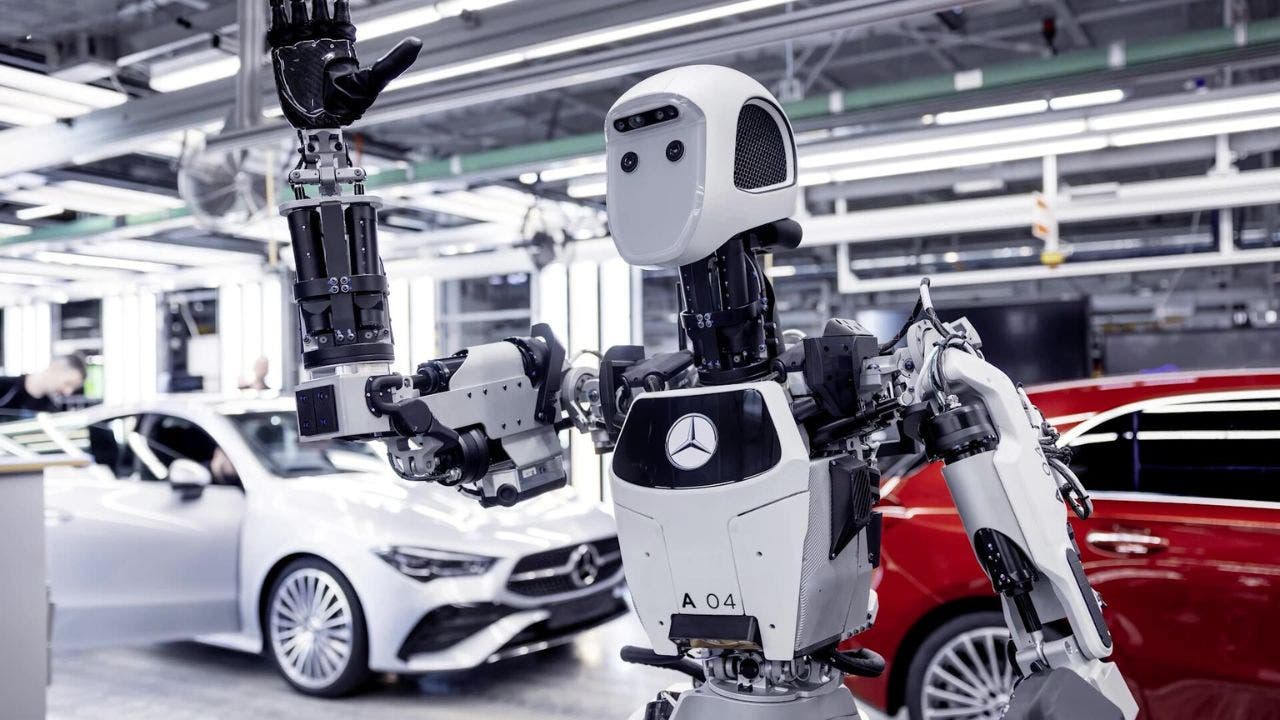 Read more about the article Apollo the robot joins Mercedes-Benz assembly line production