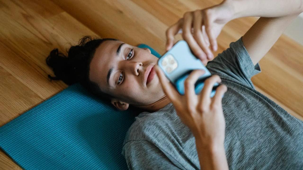 Read more about the article Put down your phone: How selfies and videos are ruining gym etiquette and invading privacy