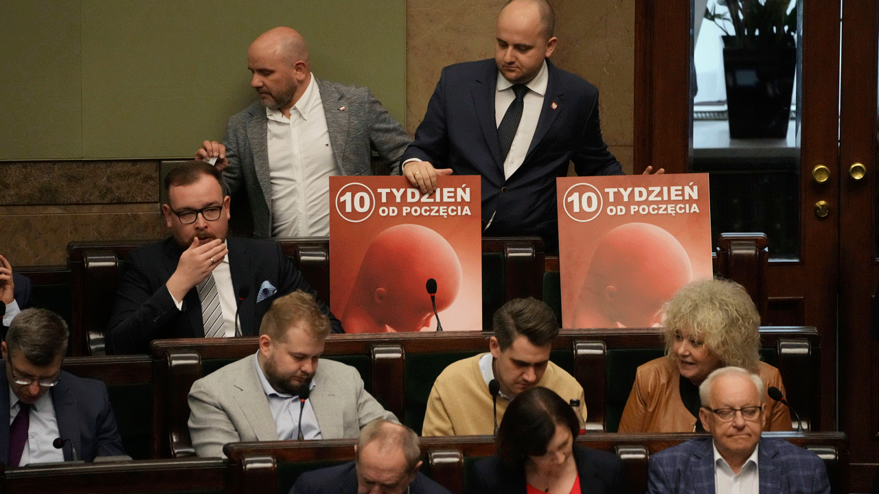Read more about the article Polish lawmakers vote to move forward with work on lifting a near-total abortion ban