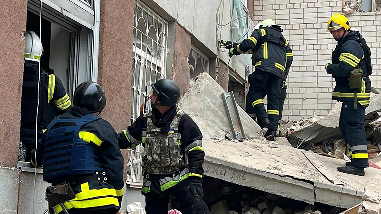 Read more about the article Ukraine city hit with Russian missiles killing at least 14 people and leaving even more civilians wounded