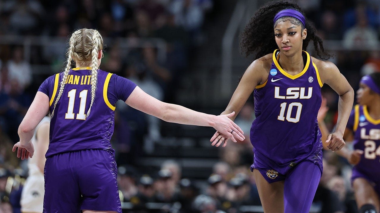 LSU girls’s basketball comes beneath scrutiny for lacking nationwide anthem earlier than sport vs Iowa