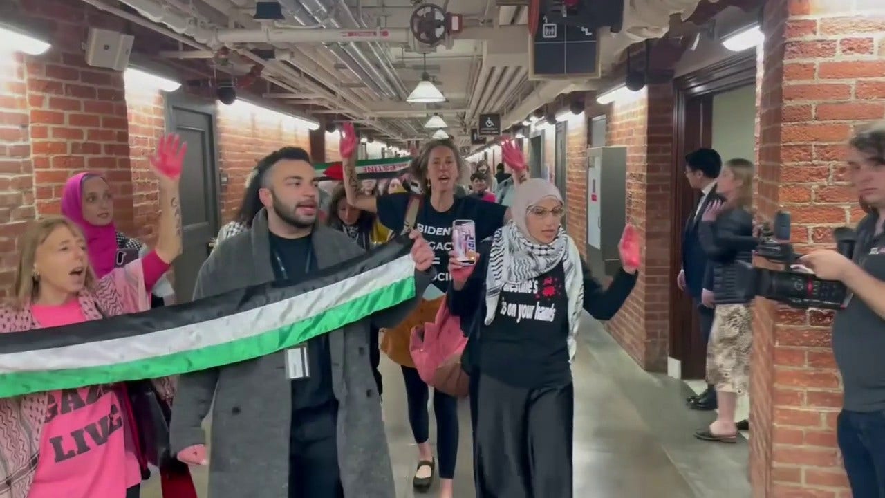You are currently viewing Anti-Israel agitators shut down Senate cafeteria, around 50 arrested