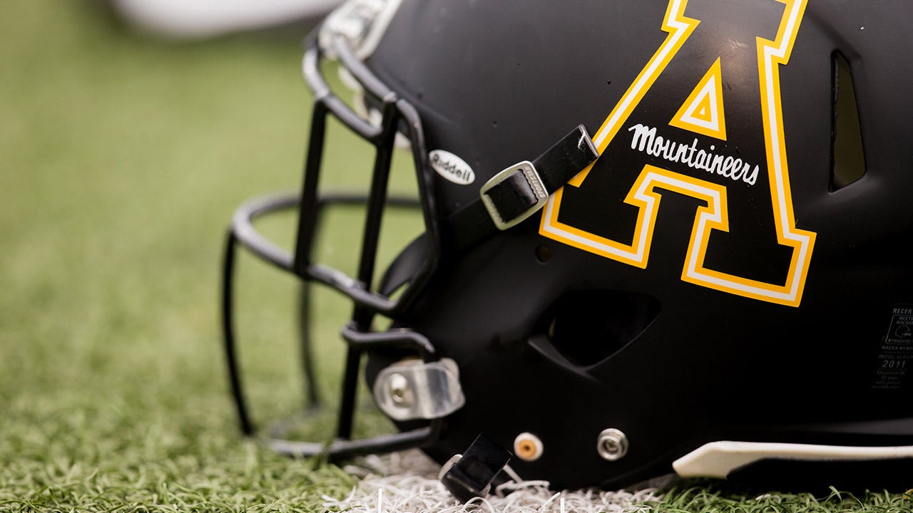 Read more about the article Appalachian State offensive lineman Jack Murphy dies