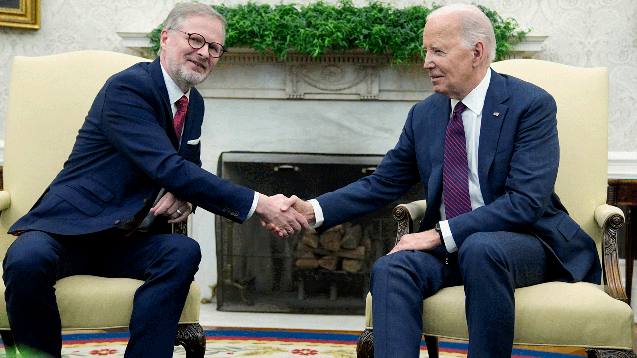 Biden hosts Czech leader at White House to promote Ukraine aid amid holdup in Congress