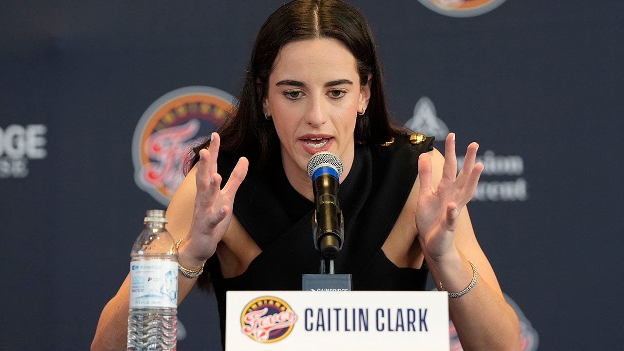 
                            Columnist's awkward exchange with Caitlin Clark gets creepier as second comment surfaces
