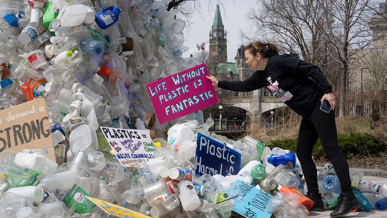 Read more about the article In in Canada, negotiators discuss terms for global treaty to end plastic pollution