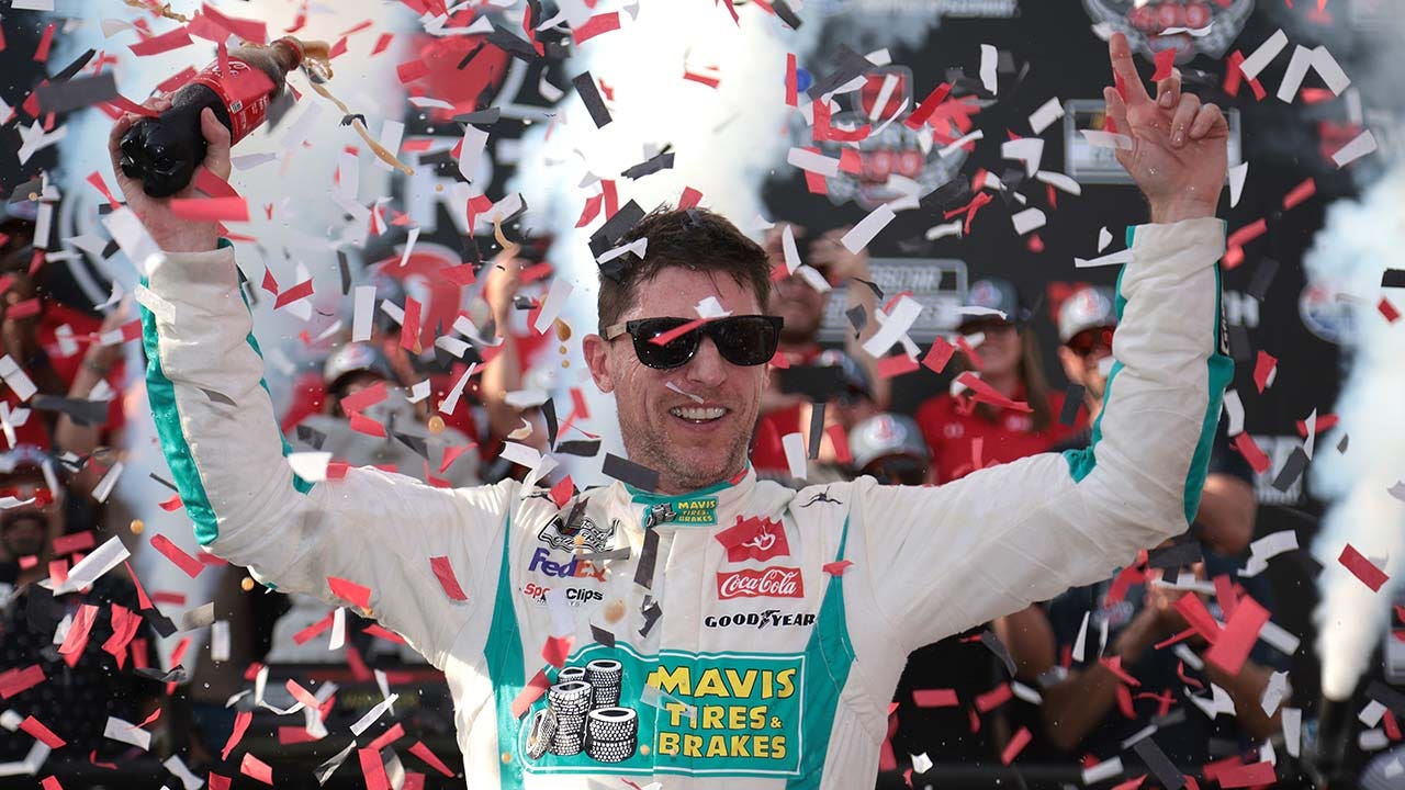 Read more about the article Denny Hamlin staves off hard-charging Kyle Larson for 3rd win of 2024 season at Dover