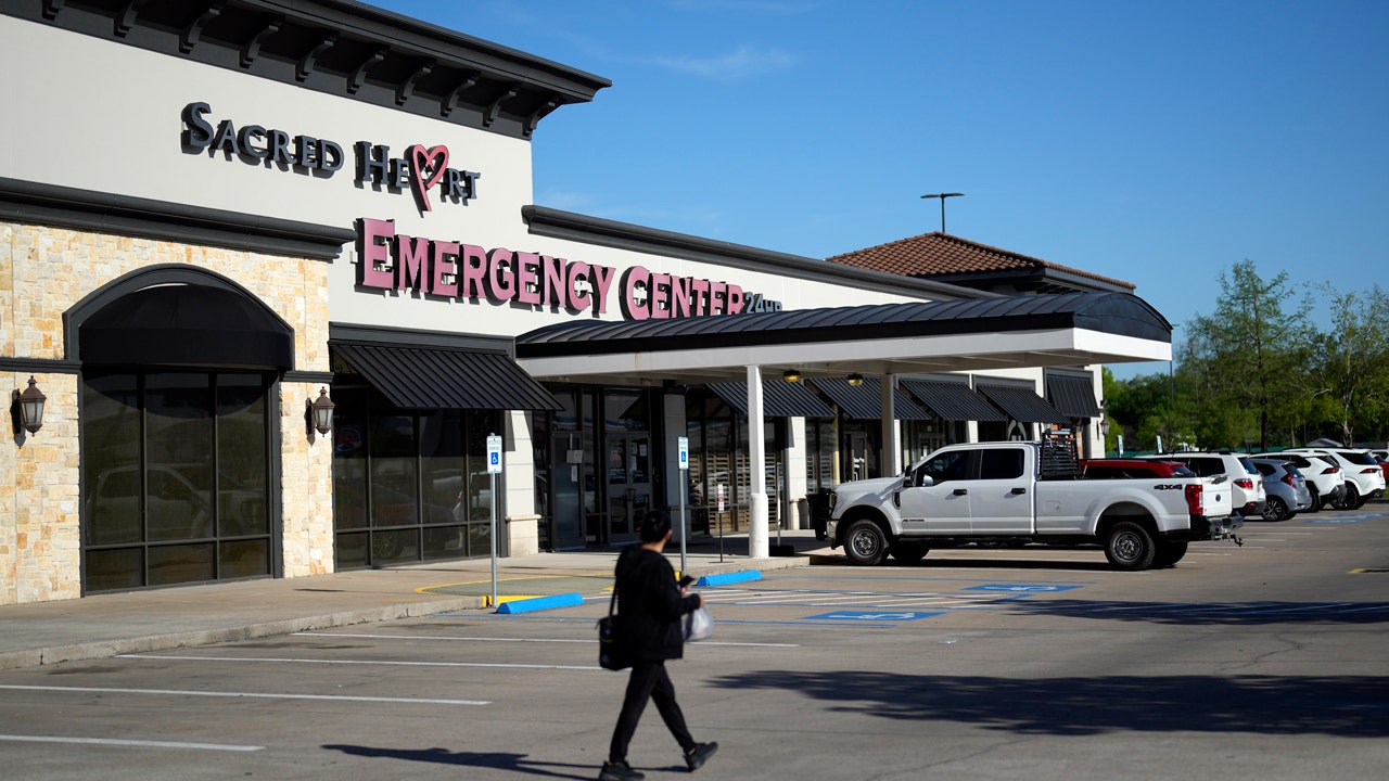 Read more about the article Emergency rooms refused to treat pregnant women, leaving one to miscarry in a lobby restroom