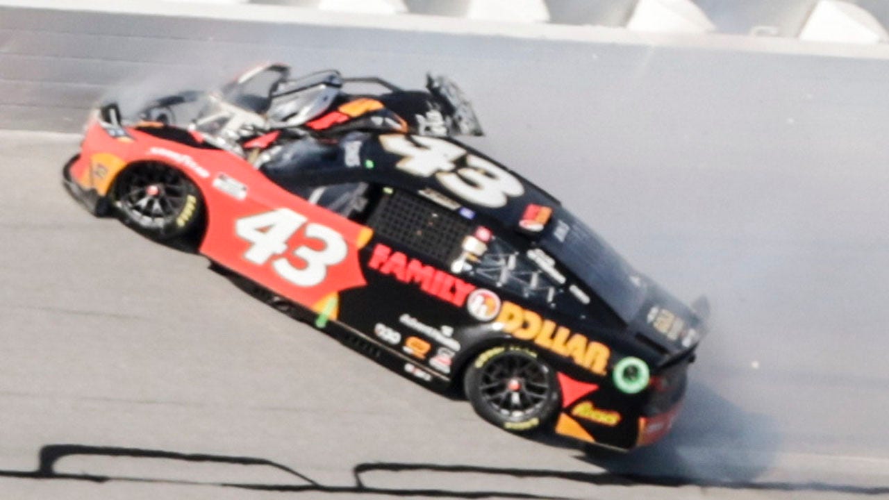Read more about the article NASCAR driver Erik Jones suffers broken back in brutal Talladega crash