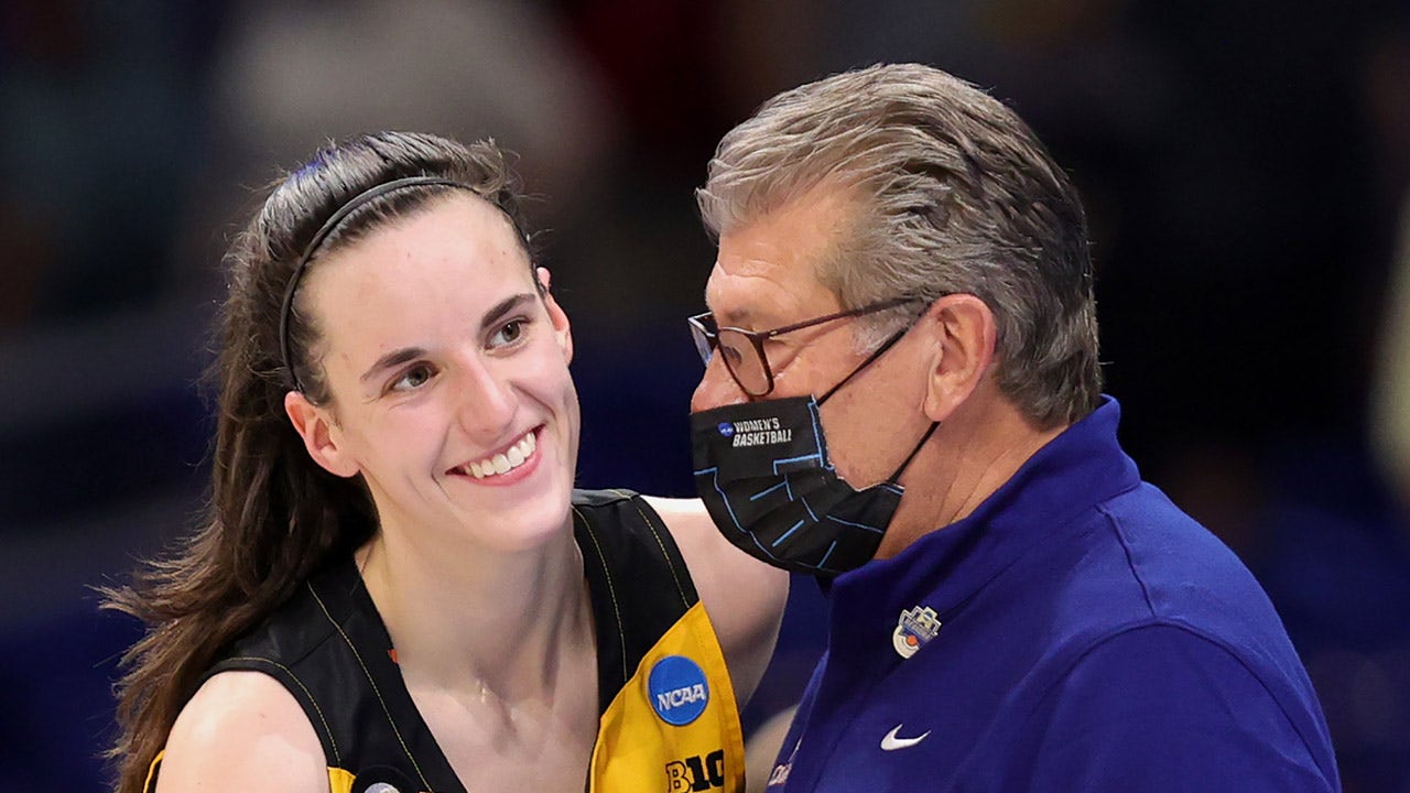 Read more about the article UConn’s Geno Auriemma hopes Iowa’s Caitlin Clark won’t ‘drop 50 on us’ in Final Four