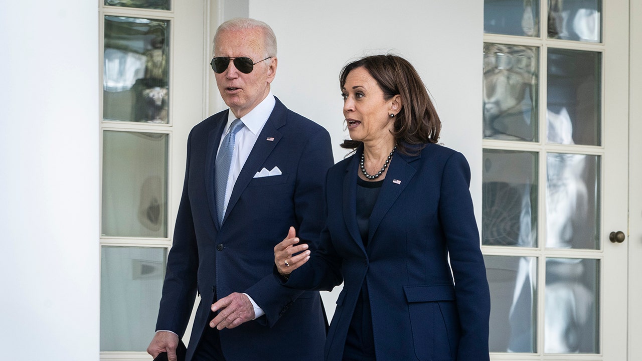 Read more about the article White House looks to convince Americans of ‘Bidenomics’ with Kamala Harris tour