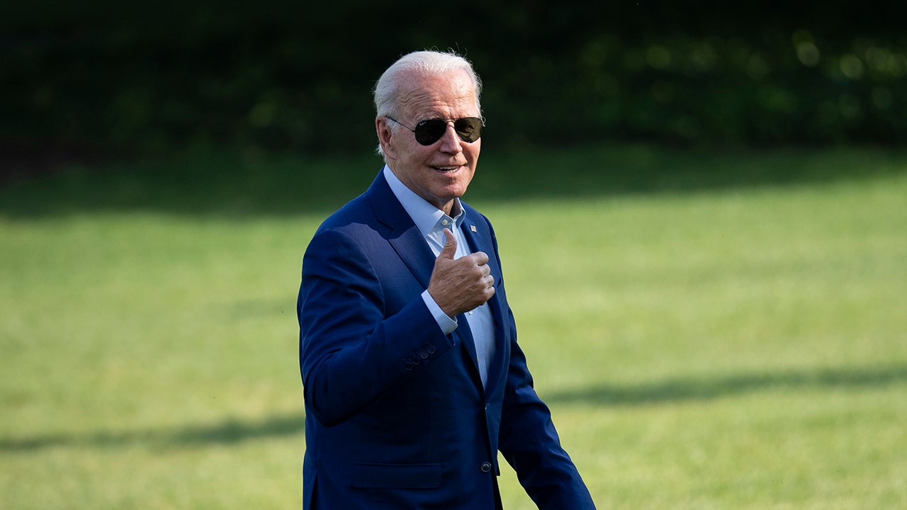 Read more about the article Biden returns to campaign trail as Trump forced to remain in court for second day of New York hush money trial