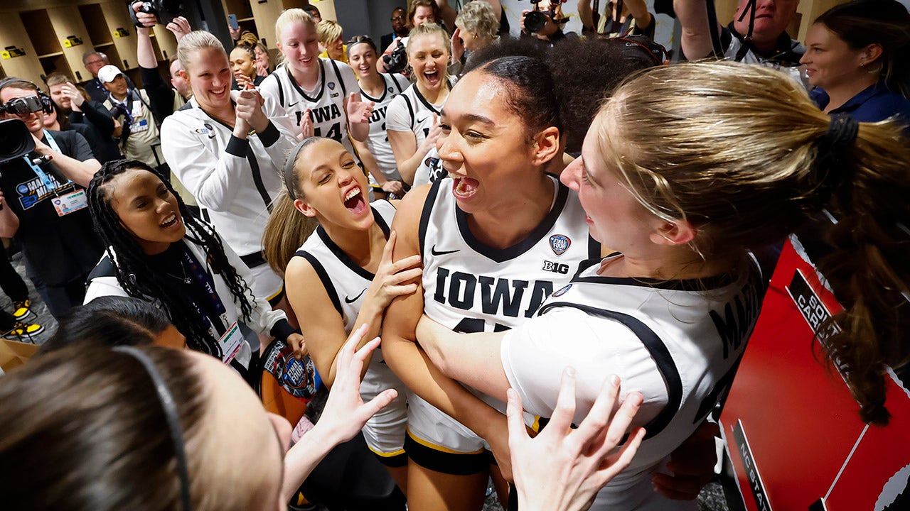 Read more about the article Iowa’s close win over UConn in women’s Final Four draws record ratings