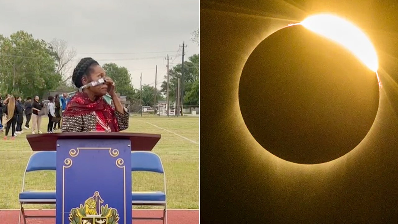 Read more about the article Spaced out: Sheila Jackson Lee tells Texas students ‘planet’ moon is ‘made up of mostly of gases’