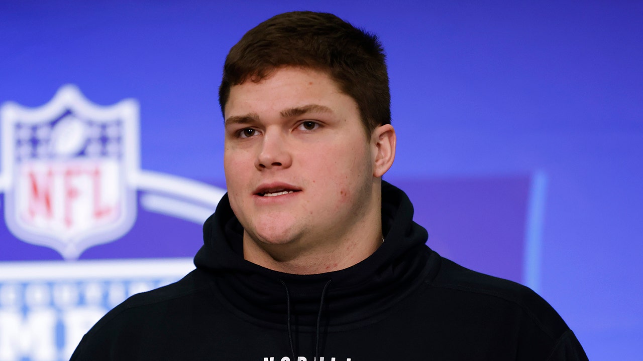 Read more about the article Joe Alt, consensus top tackle in 2024 NFL Draft, hints at reason Titans could be great fit