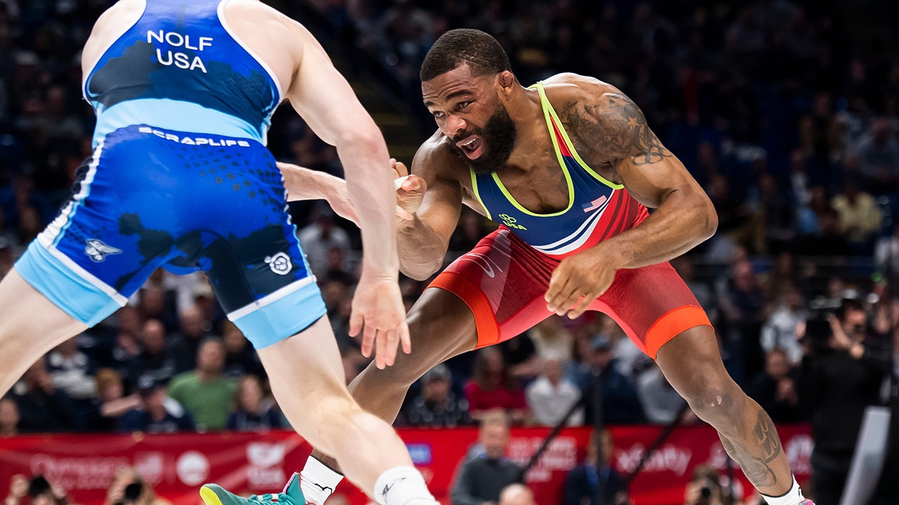 Read more about the article Olympic medalist Jordan Burroughs gets into verbal confrontation with unruly fan after heartbreak at US trials