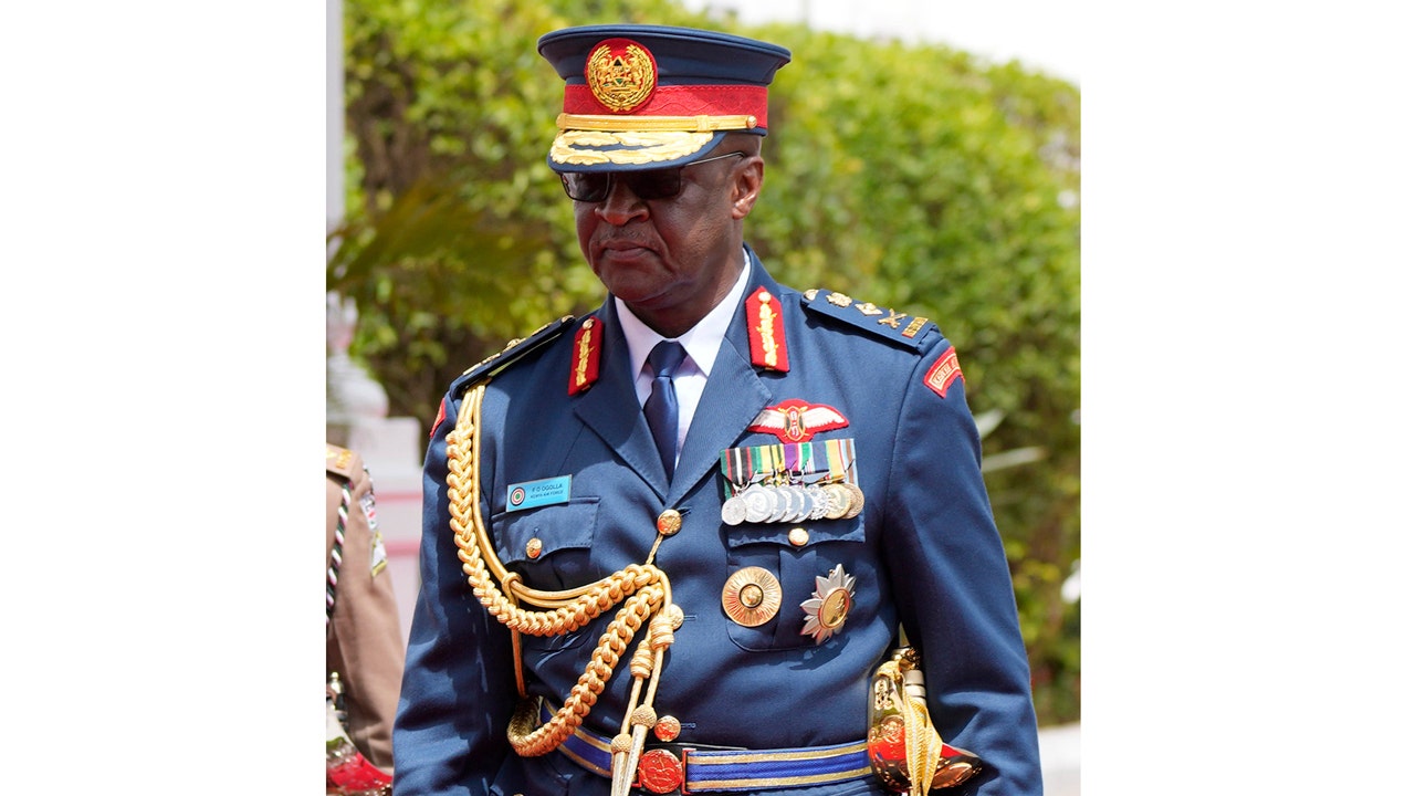 Kenya\'s Military Chief Killed in Helicopter Crash