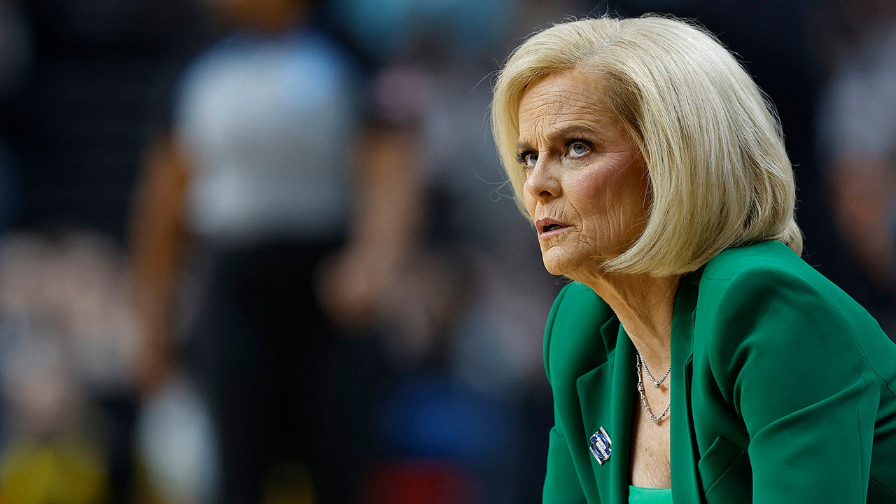 You are currently viewing Ex-LSU star rips Kim Mulkey’s game plan after Caitlin Clark’s epic performance