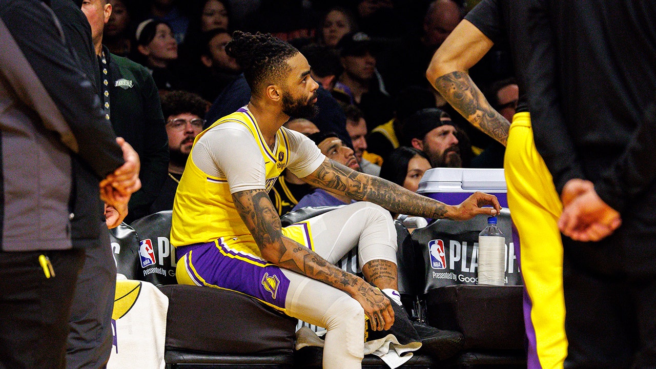 Read more about the article Lakers D’Angelo Russell faces scrutiny for behavior on the bench during team’s playoff meltdown