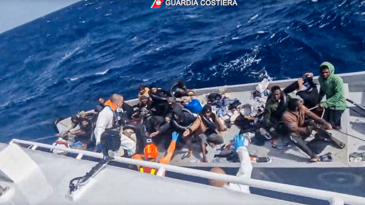 Read more about the article Italian coast guard rescues 22 shipwrecked people, recovers 9 bodies. Some 15 reported missing