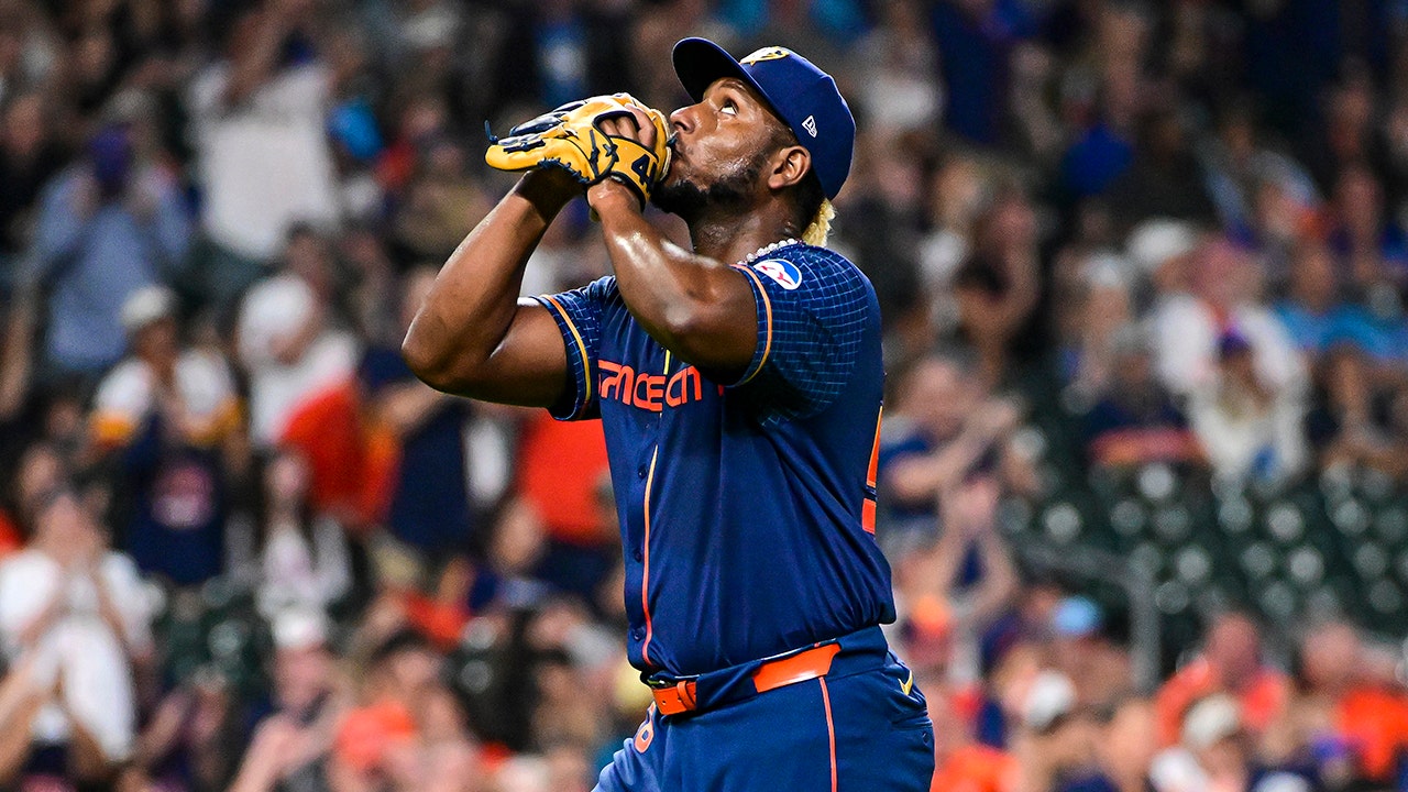 Read more about the article Astros’ Ronel Blanco throws no-hitter vs Blue Jays in 8th career start
