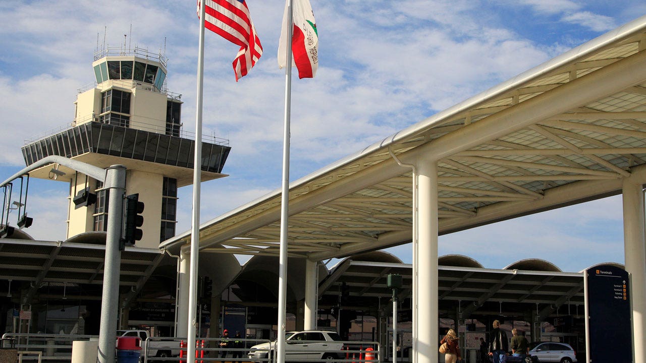 Read more about the article Oakland officials vote to add ‘San Francisco’ to airport’s name