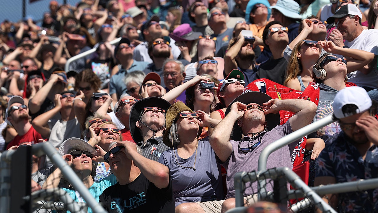 Read more about the article Eye injuries after solar eclipse surge following phenomenon
