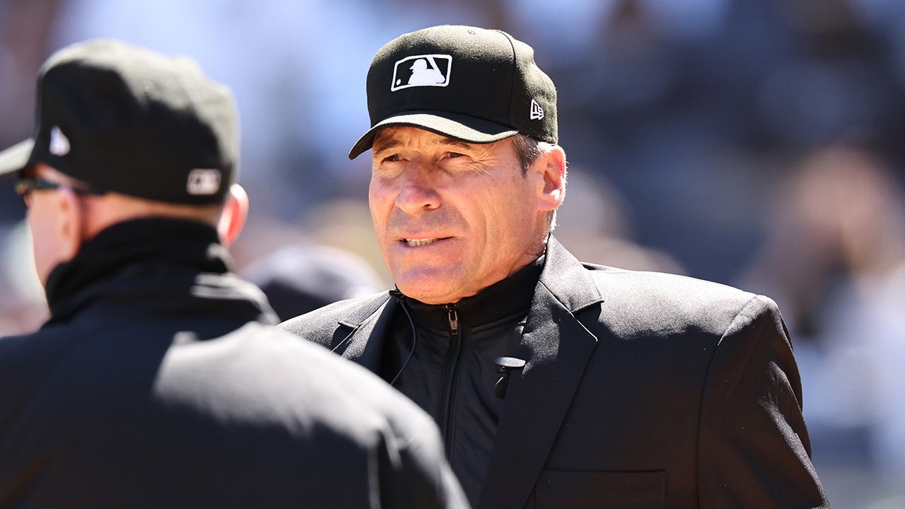 Read more about the article Polarizing MLB umpire Angel Hernandez retiring: report