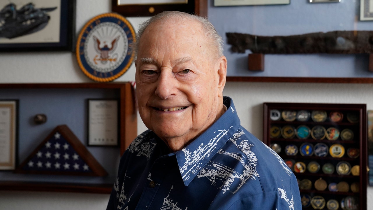 Read more about the article Lou Conter, last living Pearl Harbor survivor aboard USS Arizona, dead at 102