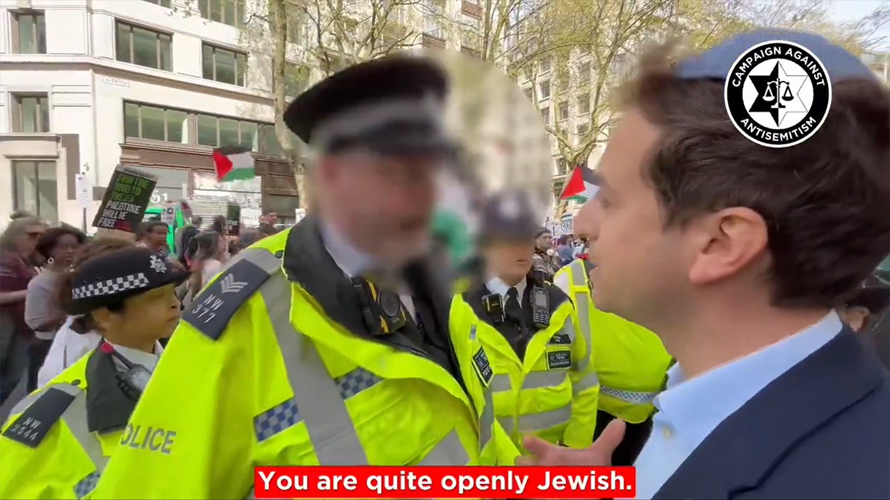 Read more about the article Outrage at pro-Hamas protest as London cop threatens man with arrest for ‘openly Jewish’ appearance