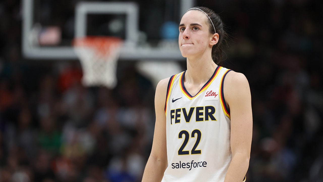 Read more about the article Caitlin Clark dismisses ‘narratives’ of ‘attention’ she’s received amid Fever’s struggles: ‘I don’t read that’