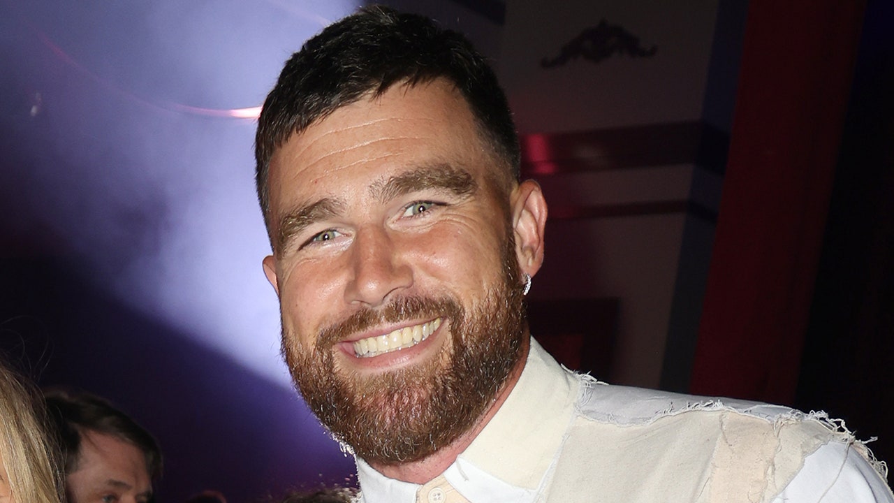 Travis Kelce noticed dancing in star-studded group at Taylor Swift’s Paris present