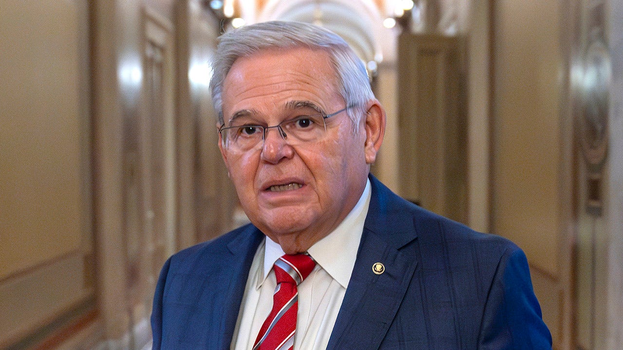 Read more about the article Democrat Sen. Bob Menendez faces second federal corruption trial with jury selection starting Monday