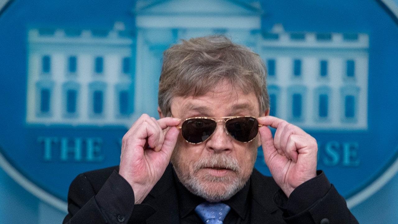 'Star Wars' actor Mark Hamill stops by the White House for a visit with 'Joe-bi-Wan Kenobi'