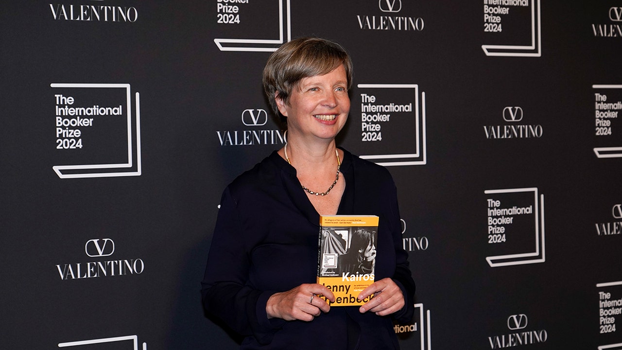 Read more about the article German author Jenny Erpenbeck wins International Booker Prize for tale of tangled love affair