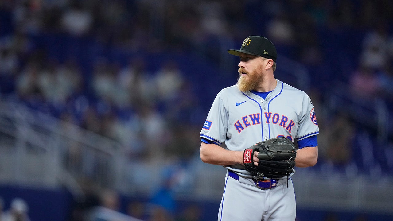 Read more about the article Mets pitcher Jake Diekman launches water cooler in dugout meltdown after disappointing outing