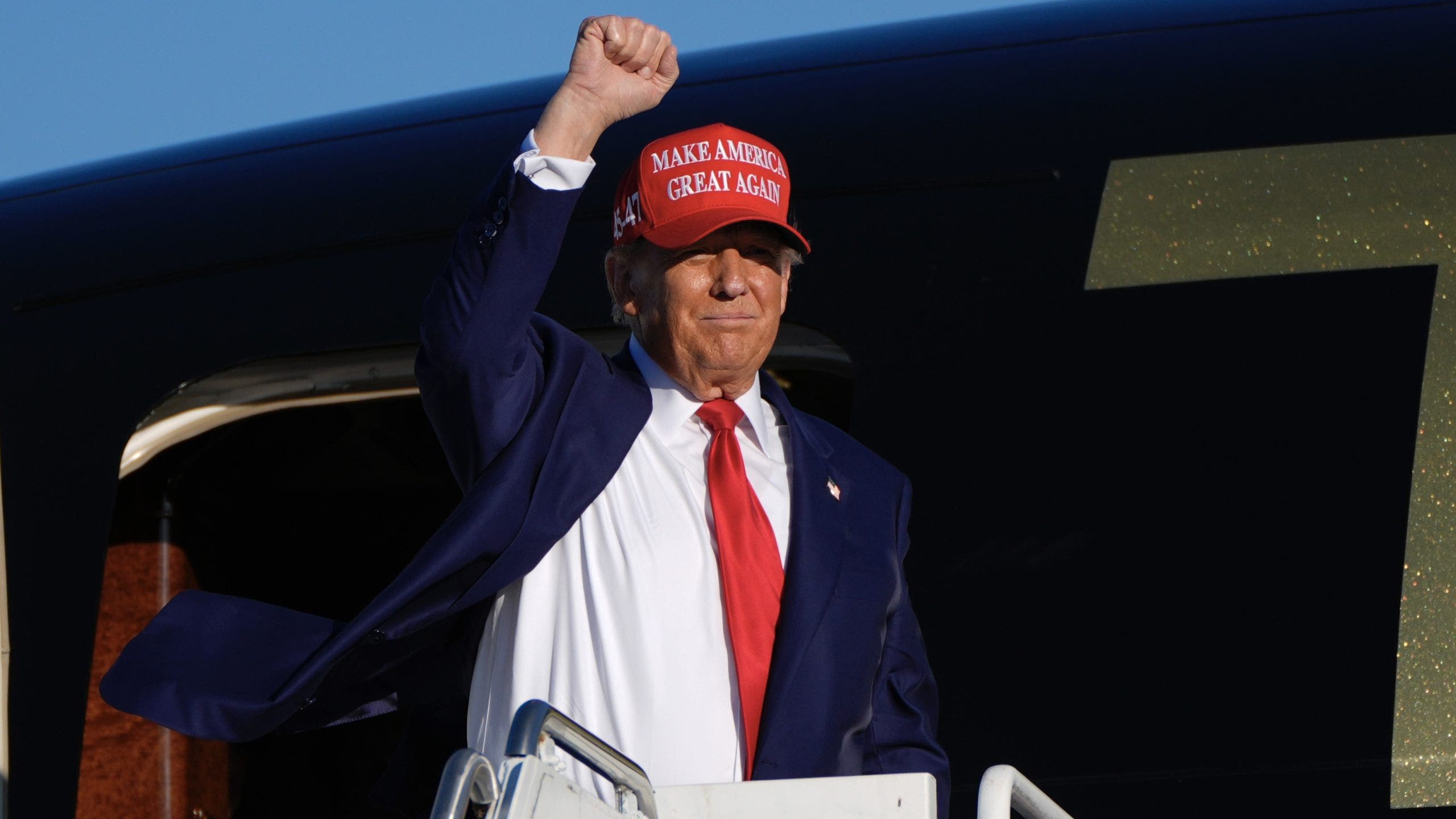Read more about the article Trump makes bold 2024 election prediction about a longtime blue state