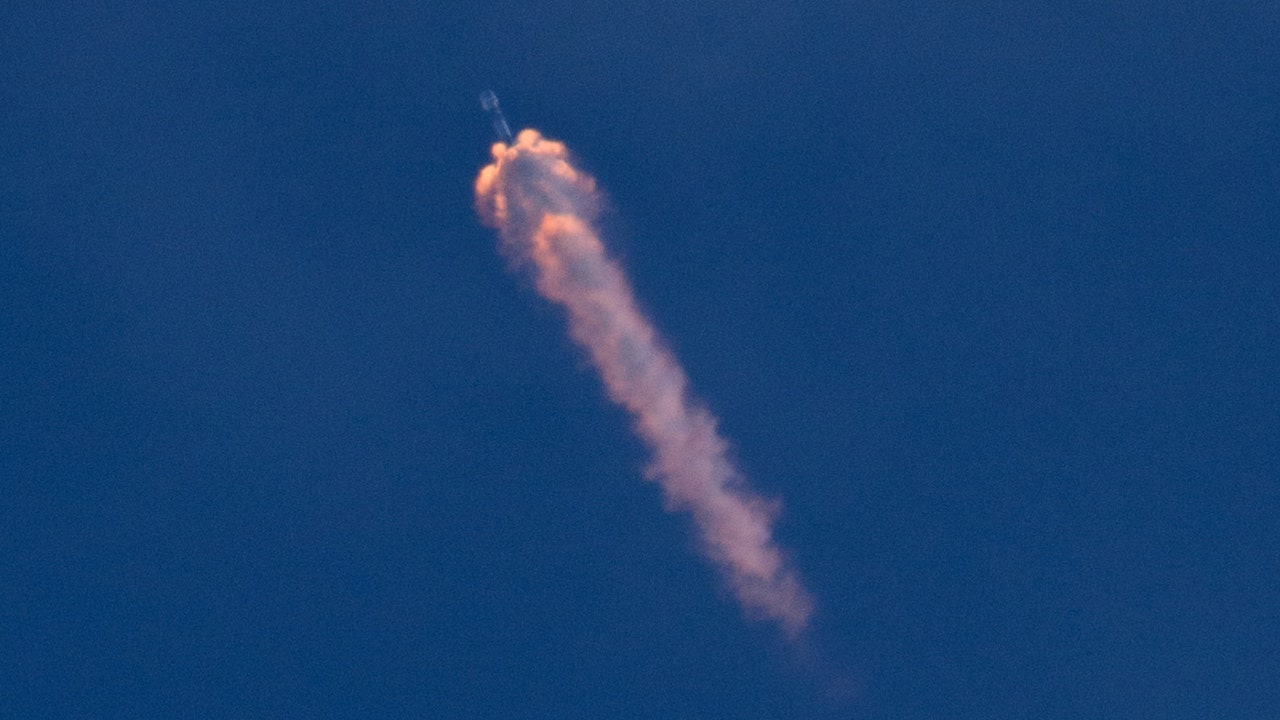 SpaceX Falcon 9 lance le satellite EarthCARE pour étudier le chauffage et le refroidissement dans l’atmosphère terrestre
