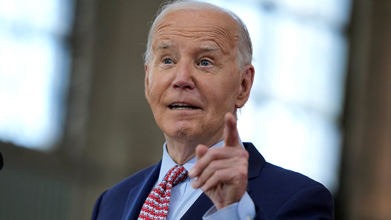 You are currently viewing Biden is said to be finalizing plans for migrant limits as part of a US-Mexico border clampdown
