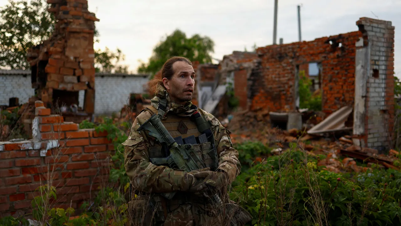 Read more about the article Pro-Ukraine Russian paramilitaries join fight on front lines