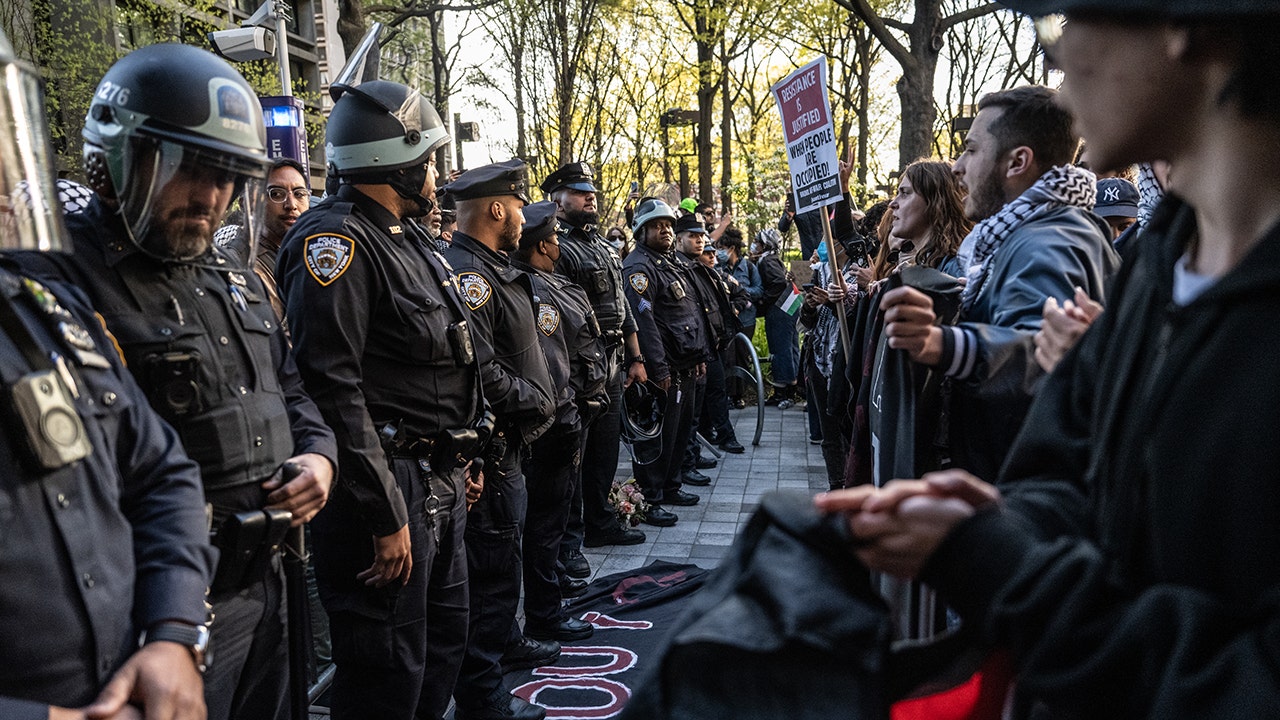 Read more about the article NYPD gives chilling update after 56 arrested at NYU, New School: ‘There’s somebody behind this movement’